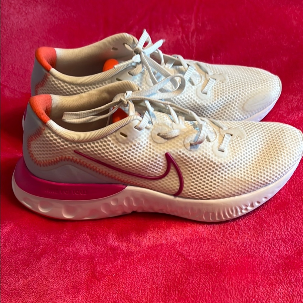 Nike Women's Renew Run White Ember Glow CK6360-100 size 10